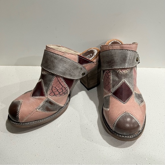 Freebird Beetle Leather Patchwork Clogs 9W - Picture 6 of 6